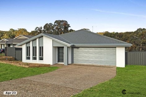 17 Schaefer Dr, Armidale, NSW 2350