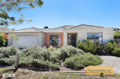 16 Glencroft Tce, Melton West, VIC 3337