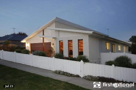 2 Royanne Cl, Bunyip, VIC 3815