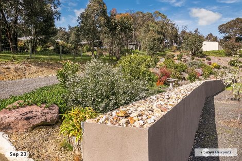 6 Chesterfield Dr, Wandong, VIC 3758