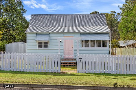 13 Barbour St, Esk, QLD 4312