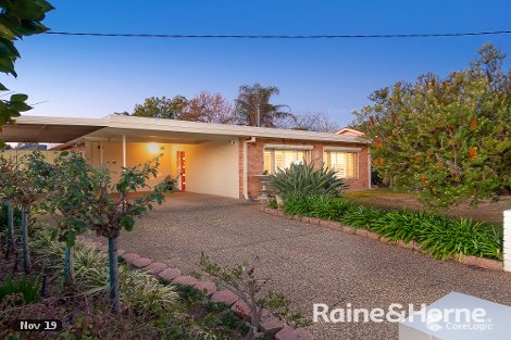 17 Stanley St, Kooringal, NSW 2650