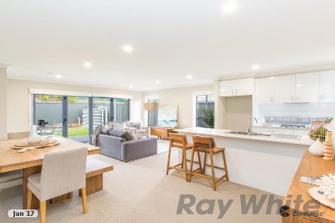 31 Corymbia St, Croudace Bay, NSW 2280