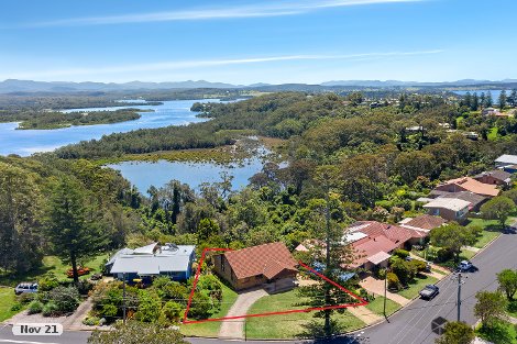 1 Trafalgar Rd, Tuross Head, NSW 2537