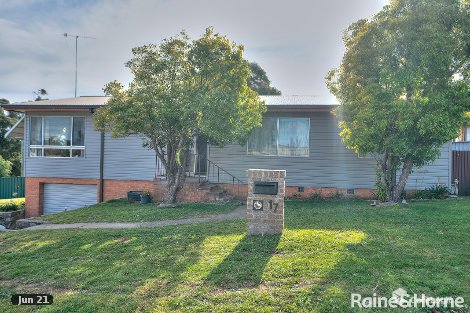 17 Bennett St, Goulburn, NSW 2580