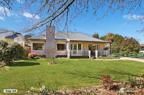 24 Davy St, Woodend, VIC 3442