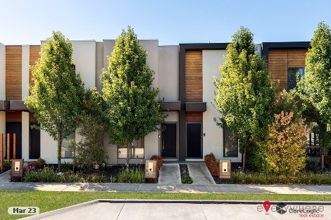93 Waterhaven Bvd, Point Cook, VIC 3030