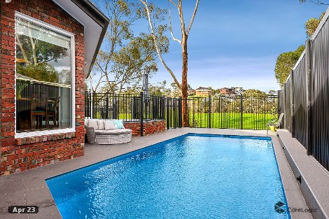 4 Boeing Rd, Strathmore Heights, VIC 3041