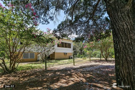 696 Beachmere Rd, Beachmere, QLD 4510