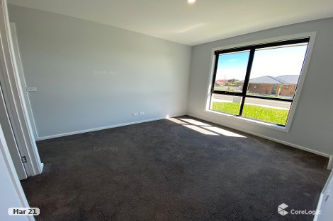 1/13 Emily Cres, Somerset, TAS 7322