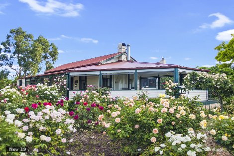 2520 Samaria Rd, Moorngag, VIC 3673