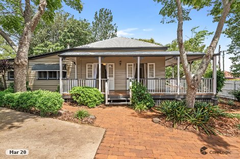 10 Hampshire St, North Toowoomba, QLD 4350