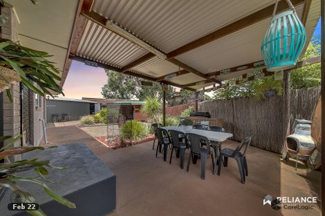 4 Berwick Pl, Melton West, VIC 3337