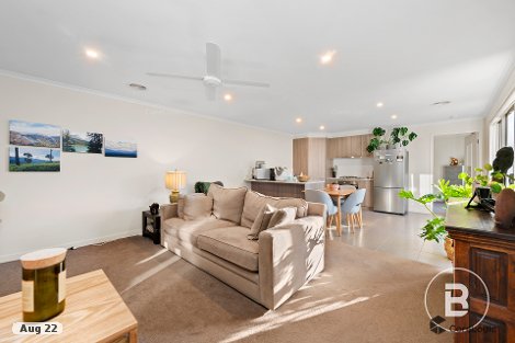 2/130a Beverin St, Sebastopol, VIC 3356