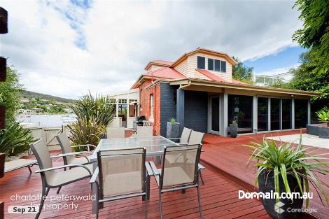 8 Ford Pde, Lindisfarne, TAS 7015