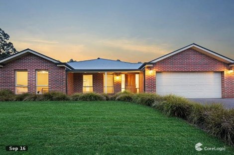 4 Gwendoline Ave, Woodend, VIC 3442