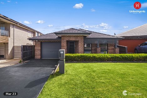 121 Pioneer Dr, Carnes Hill, NSW 2171