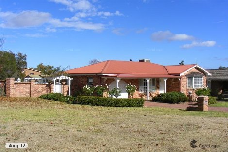 11 Nambucca Cct, Cowra, NSW 2794