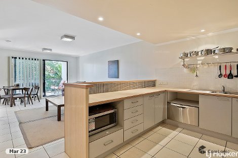 10/82-86 Mein St, Scarborough, QLD 4020