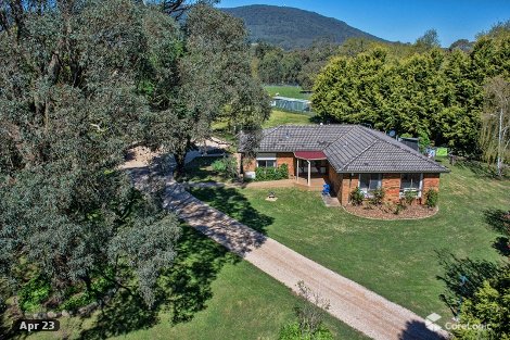 26 Andrew Ave, Woodend, VIC 3442