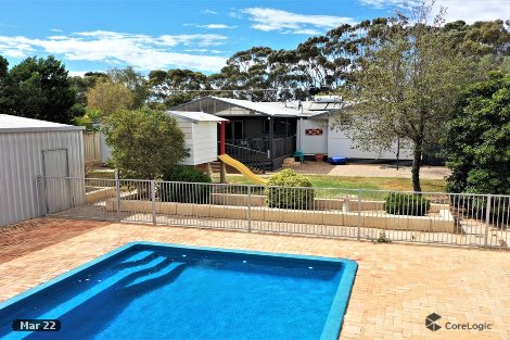 2 Clark Ave, Lake Grace, WA 6353