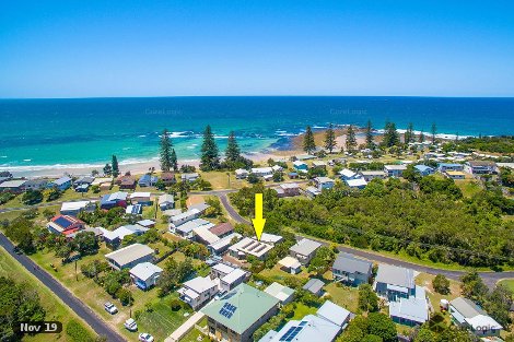 6 Poinsettia Cres, Brooms Head, NSW 2463