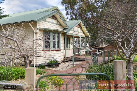 34 Brougham St, Gordon, VIC 3345