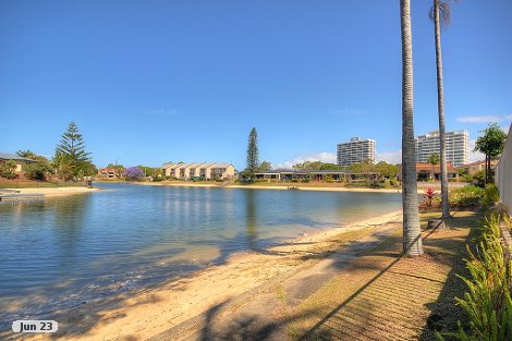 104 Clear Island Rd, Broadbeach Waters, QLD 4218