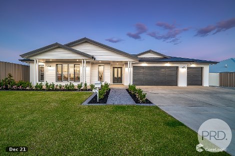 4 Valencia Dr, Gobbagombalin, NSW 2650