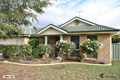 3 Ebelina Cres, Parkes, NSW 2870