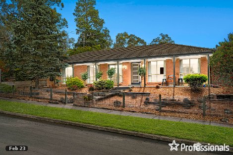 1 Penola Dr, Seville, VIC 3139