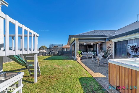 90 Crystaluna Dr, Golden Bay, WA 6174