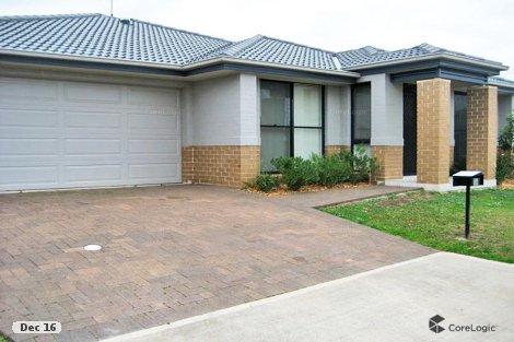 18 Woolls Cres, Ropes Crossing, NSW 2760