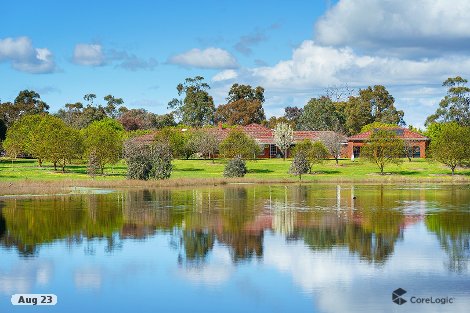 24 Pollards Rd, Elphinstone, VIC 3448