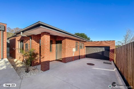 8 Lampard Rd, Drouin, VIC 3818