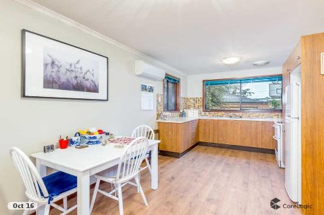 33 Muir Pl, Queanbeyan West, NSW 2620