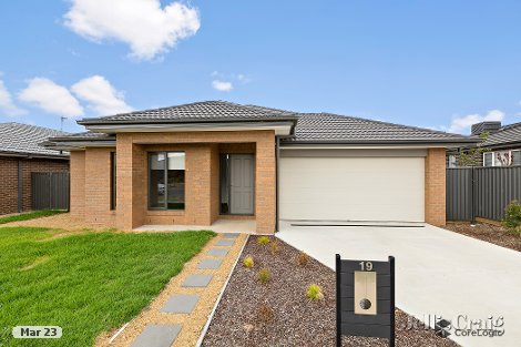 19 Moore Way, Lucas, VIC 3350