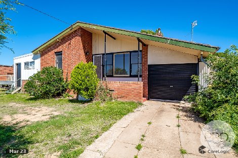 4 Tichborne Cres, Kooringal, NSW 2650