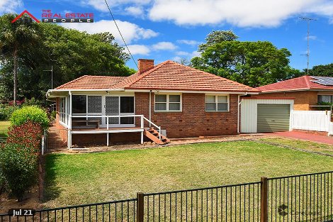 8 Jonathan St, Rockville, QLD 4350