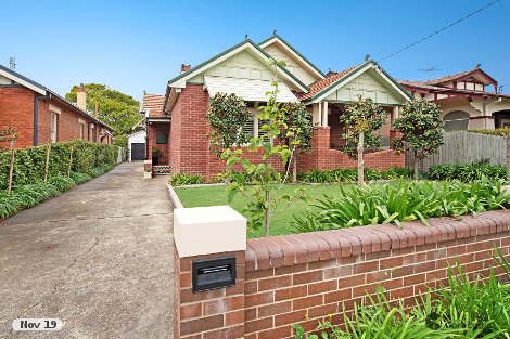 17 Silsoe St, Hamilton South, NSW 2303