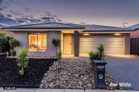 102 Selandra Bvd, Clyde North, VIC 3978