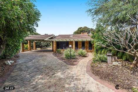 16 Compton Cl, Lake Coogee, WA 6166