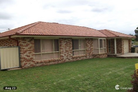 5 Hargreaves Cres, Young, NSW 2594