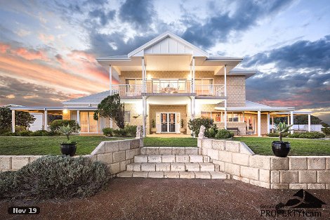 8 Vince Ct, Wandina, WA 6530