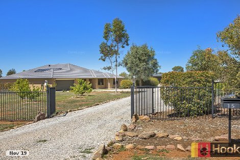 15 Landsborough Cl, Westdale, NSW 2340