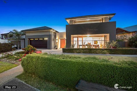 7 Waterside Dr, Waterways, VIC 3195