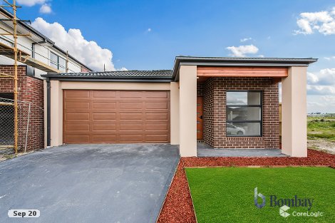 16 Botwood St, Mickleham, VIC 3064