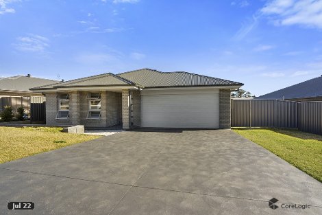 10 Petrel Cl, South Nowra, NSW 2541