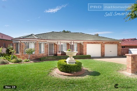 11 Hargrave Ave, Lloyd, NSW 2650