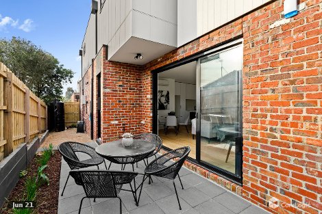 2/18 Lawson St, Essendon, VIC 3040